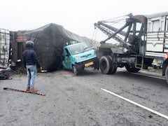 Gopalganj Road Accident: गोपालगंज में भीषण सड़क हादसा, चार गाड़ियां आपस में टकराईं, एक बच्चे की मौत, कई जख्मी