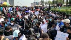 Student Agitation: অফলাইন পরীক্ষার দাবিতে কারিগরি ভবনের সামনে পলিটেকনিক পড়ুয়াদের বিক্ষোভ | Bangla News