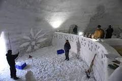 ਧਰਤੀ ਦੇ ਸਵਰਗ 'ਚ ਦੁਨੀਆ ਦਾ ਸਭ ਤੋਂ ਵੱਡਾ Igloo Cafe, ਦੇਖੋ ਬਰਫ਼ ਨਾਲ ਬਣੇ ਇਸ ਅਨੋਖੇ ਕੈਫੇ ਦੀਆਂ ਤਸਵੀਰਾਂ