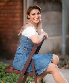 Akshara Reddy Photos: ஸ்டைலிஷ் தமிழச்சி இள நெஞ்சிக்குள்ள இங்கிலீஷ் தமிழ் கச்சி...பிக்பாஸ் அக்சரா ரெட்டியின் போட்டோஸ்..!