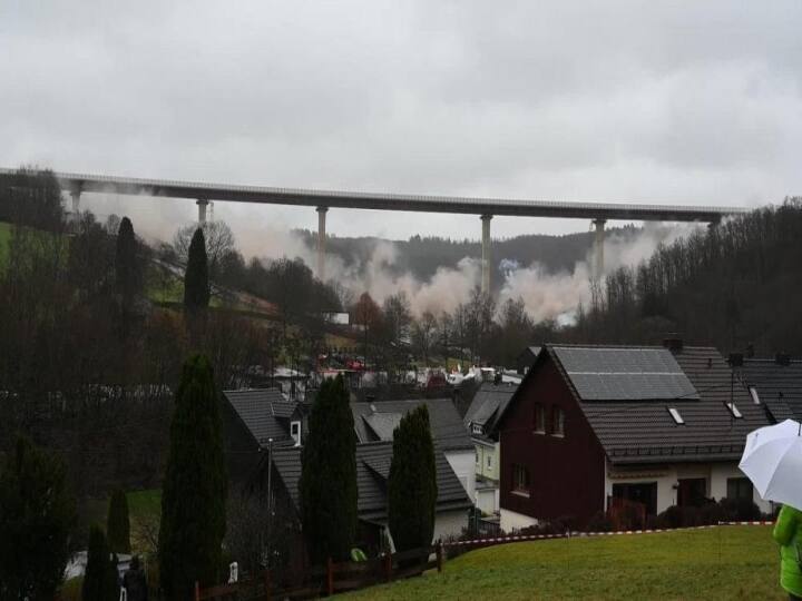 Germany: 70 foot-high Autobahn bridge in North Rhine-Westphalia demolished yesterday Watch Video: 16 தூண்களில் வைக்கப்பட்ட வெடி! ஒரே நொடியில் சுக்குநூறாக நொறுங்கிய பிரம்மாண்ட பாலம்!