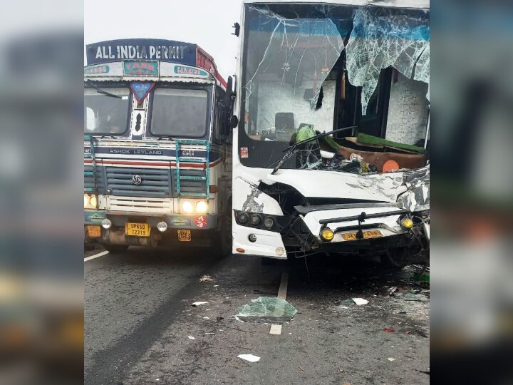 Gopalganj Road Accident: गोपालगंज में भीषण सड़क हादसा, चार गाड़ियां आपस में टकराईं, एक बच्चे की मौत, कई जख्मी