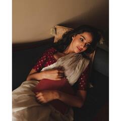 Meenakshi Chaudhary Photos:  ఖిలాడి బ్యూటీ మీనాక్షిచౌదరి లుక్ మామూలుగా లేదు.. అందుకే ఆపర్లే ఆఫర్లు