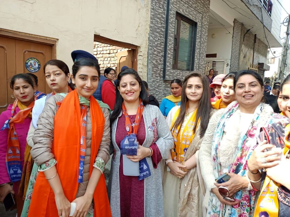 Punjab Election: ਪਿਤਾ ਸੁਖਬੀਰ ਬਾਦਲ ਲਈ ਬੇਟੀ ਹਰਕੀਰਤ ਬਾਦਲ ਨੇ ਪਹਿਲੀ ਵਾਰ ਮੰਗੀਆਂ ਵੋਟਾਂ