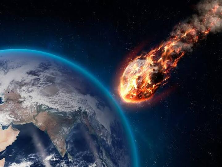 Potentially Hazardous Asteroid | பூமியை நோக்கி, மணிக்கு 26 ஆயிரம் மைல் வேகத்தில் நகர்ந்து வரும் சிறு கோள்.. ஆபத்தானதா?