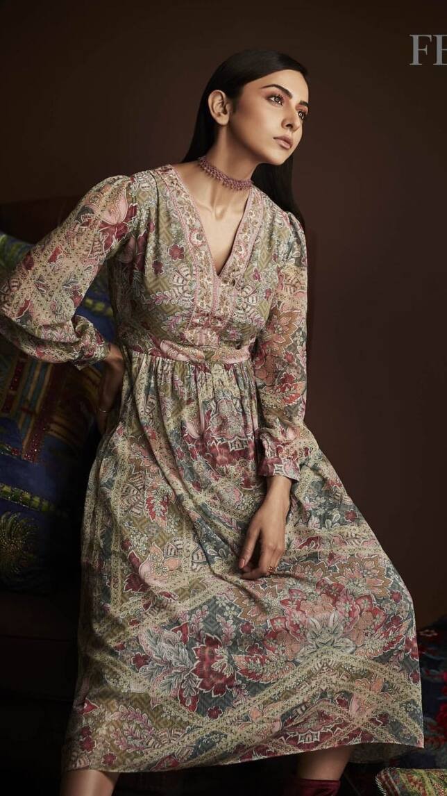 रकुल प्रीत सिंह अपने इंडियन स्टाइल में बिखेरती हैं जलवा