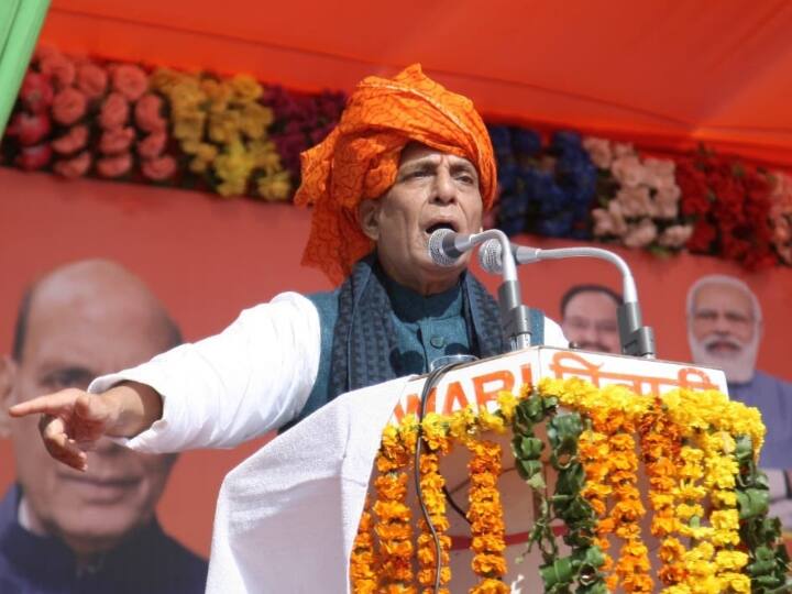 Hamirpur Do not vote if BJP doesnot separate from them Rajnath Singh targets opposition ANN UP Election 2022: 'बीजेपी उनसे अलग ना हो तो वोट मत देना', राजनाथ सिंह का विपक्ष पर निशाना