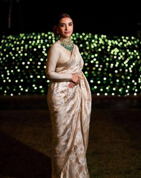 পত্রলেখা পাল শুধুমাত্র একজন ভালো অভিনেত্রীই নন, একজন প্রশিক্ষণপ্রাপ্ত ক্লাসিকাল ডান্সারও বটে। ছোটবেলা থেকেই তিনি ভারতনাট্যমে প্রশিক্ষণ নিয়েছেন।