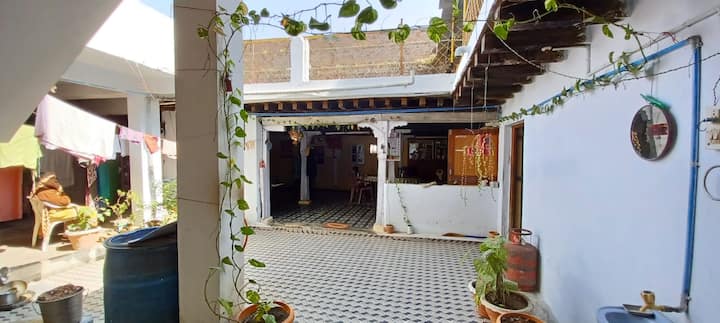 अमरावती जिल्ह्यातील अचलपूरचे गोपालदास झंवर आणि ब्रिजमोहन झंवर या दोन बंधूंनी हे अठराव्या शतकातील एक आगळं वेगळं आणि विश्वास बसणार नाही असं लॉक जपून ठेवले आहे.