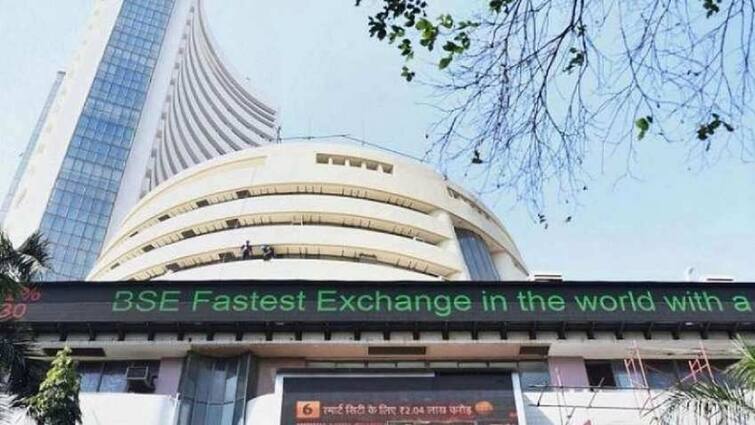 sharemarket opening bell sensex nifty trade struggling amid ukriane russia tension சென்செக்ஸ் 200 புள்ளிகள், நிஃப்டி 16000 புள்ளிகள் வரை உயர்வு - ஏற்ற இறக்கத்துடன் காணப்படும் இந்திய பங்குச் சந்தை!