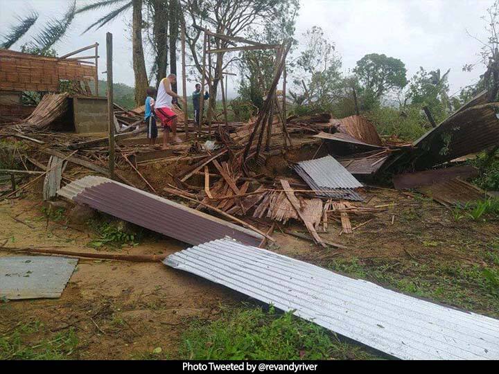 मीडिया रिपोर्ट्सनुसार समुद्राच्या वाढत्या लाटांमुळे मांझरी शहर पूर्णपणे उद्ध्वस्त झाले आहे. शहरातील सुमारे 95 टक्के भागाचे मोठे नुकसान झाले आहे.  (Photo Tweeted by @revandyriver)