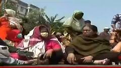 TMC Inner Tussle: 'বার বার প্রার্থী বদল কেন?' খড়দায় অবরোধ বিক্ষুব্ধ তৃণমূল কর্মীদের|Bangla News