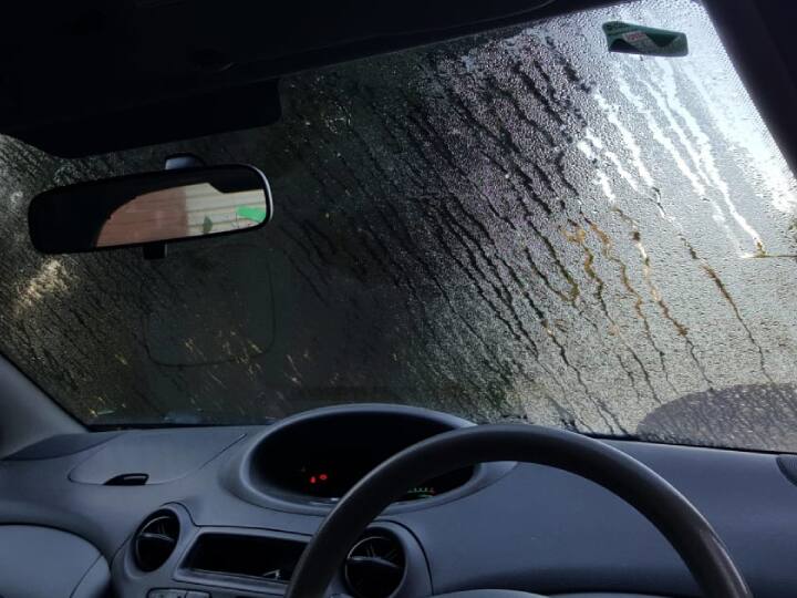Car Tips: कार के शीशों पर कभी नहीं जमेगा फॉग, Free का है ये तगड़ा जुगाड़ Car Care Tips remove Fog from Car windows windshield defogger Car Tips: कार के शीशों पर कभी नहीं जमेगा फॉग, Free का है ये तगड़ा जुगाड़