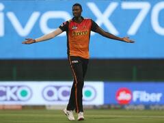 IPL Auction: इन तीन खिलाड़ियों को खरीदने का मन बना चुकी है RCB, खर्च कर सकती है इतनी राशि