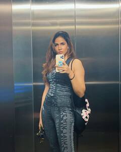 Lavanya Tripathi Photos: వర్కౌట్స్ కి వెళుతూ పిక్స్ షేర్ చేసిన 'అందాల రాక్షసి'