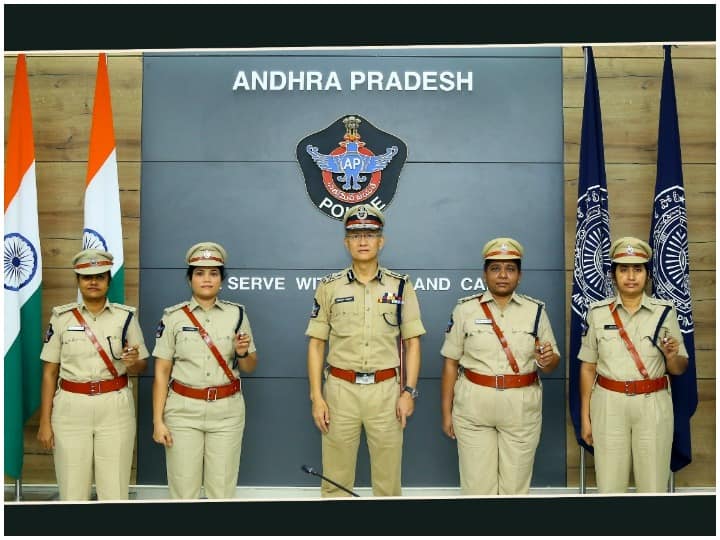 Andhra Pradesh Police Male tailors took measurements of female policemen in Andhra Pradesh Women's Commission objected Andhra Pradesh Police: आंध्र प्रदेश में पुरुष दर्जियों ने ली महिला पुलिसकर्मियों की माप, महिला आयोग ने जताई आपत्ति