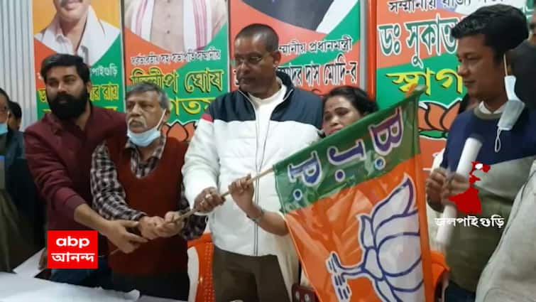 Municipal Election 2022 : Juthika Roy Basunia of Jalpaiguri gets BJP ticket after leaving TMC Jalpaiguri : টিকিট না পেয়ে তৃণমূল-ত্যাগ, দল বদলেই বিজেপির প্রার্থীপদ