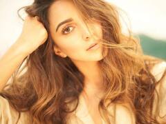Kiara Advani: దేవదారు శిల్పంలా మెరిసిపోయే ప్రియురాలా... ఓ వసుమతి