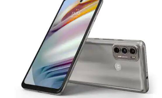 MOTOROLA G40 Fusion: ਇਸ ਸਮਾਰਟਫੋਨ ਵਿੱਚ 4 GB ਰੈਮ ਦੇ ਨਾਲ 64 GB ਇੰਟਰਨਲ ਮੈਮਰੀ ਹੈ। ਇਸ ਦੀ ਡਿਸਪਲੇ 6.78 ਇੰਚ ਹੈ। ਫੋਨ 'ਚ ਪਾਵਰ ਬੈਕਅਪ ਲਈ 6000mAh ਦੀ ਬੈਟਰੀ ਦਿੱਤੀ ਗਈ ਹੈ। ਇਸ ਨੂੰ ਫਲਿੱਪਕਾਰਟ ਤੋਂ 14,499 ਰੁਪਏ 'ਚ ਖਰੀਦਿਆ ਜਾ ਸਕਦਾ ਹੈ।