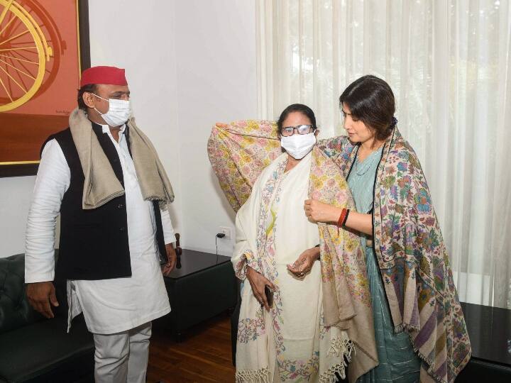 ममता बनर्जी (Mamata Banerjee) ने मुख्यमंत्री योगी आदित्यनाथ (CM Yogi) पर करारा प्रहार करते हुए कहा 