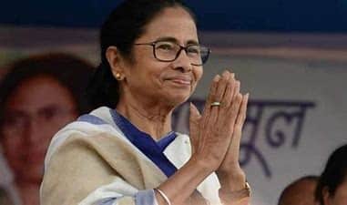 TMC wins big in Bengal civic polls Mamata Banerjee says overwhelming victory of Ma Mati  Manush Mamata Banerjee: बंगालच्या चार महापालिकांवर TMCचे निर्विवाद वर्चस्व; मॉं, माटी, मानुषचा विजय असल्याची ममतांची प्रतिक्रिया
