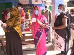 UP Election में महिलाओं का असर, इस बार करीब 7 करोड़ वोटर, कांग्रेस के महिला दांव के बीच किसके पक्ष में वोट करेंगी महिलाएं?