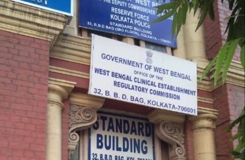 West Bengal Clinical Establishment Regulatory Commission issues order to fine a hospital for over charge of COVID-19 patient Coronavirus Updates: করোনার চিকিৎসায় মাত্রাতিরিক্ত বিল, বেসরকারি হাসপাতালকে ২ লক্ষ টাকা ফেরানোর নির্দেশ, জরিমানা ৫০ হাজার