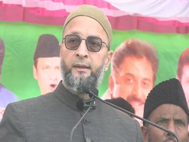 Hijab Controversy Asaduddin Owaisi statement amidst controversy over Hijab Hijab Controversy: यूपी चुनाव में व्यस्त ओवैसी ने ट्वीट किया हिजाब पहनी लड़की का वीडियो, तारीफ में कही ये बात