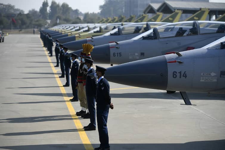 Pakistan Acquires J-17 After PM Imran Khan's Visit To China, Pitched Against India's Air Defence Pakistan Acquires J-17 After PM Imran Khan's Visit To China, Pitched Against India's Air Defence: Report