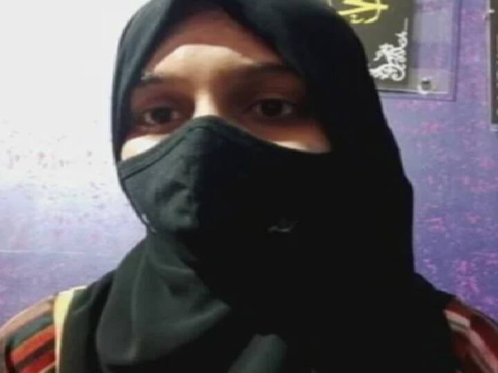 For Piece Of Cloth, Ruining Education says Girl Took On Saffron Scarf Group on Karnataka Hijab Row Karnataka Hijab Row | ''கவலையில்லை... எல்லோருமே உடன் இருக்கிறார்கள்'' - வைரல் பெண் முஸ்கான்