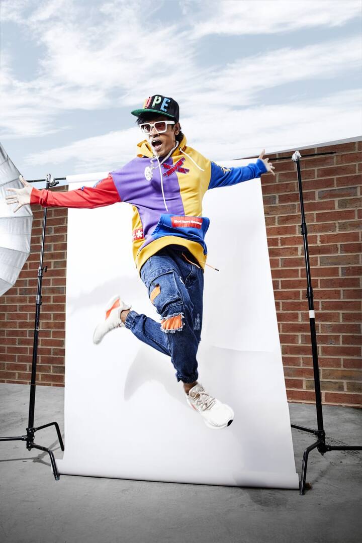 मराठी रंगभूमी असो, सिनेमा असो किंवा हिंदी कॉमेडी शोज, सिद्धार्थने स्वत:चं एक वेगळं स्थान निर्माण केलं आहे.