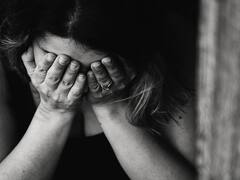 Nizamabad: నిజామాబాద్ మహిళ మస్కట్‌ వెళ్లి నరకయాతన.. దుబాయ్ షేక్‌లకు అమ్మేశారని ఫ్యామిలీ ఆవేదన