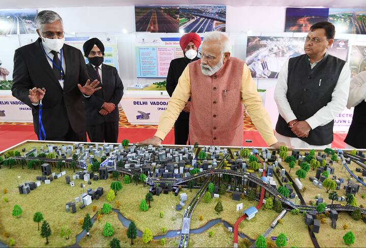 दिसंबर 2021 तक CPIIW का आंकड़ा 125 होगा तो महंगाई भत्ते में तीन प्रतिशत तक बढ़ोतरी हो सकती है. अभी कुल महंगाई भत्ता (Dearness Allowance - DA) 31 प्रतिशत है जो बढ़कर 34 प्रतिशत हो सकता है. अगर मंहगाई भत्ता बढ़कर 34 फीसदी होता है तो वेतन में 20 हजार रुपये का इजाफा हो सकता है.