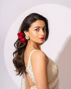 AA RAHI HAIN GANGU : ઇનર રેટ્રો લૂકમાં આલિયાએ તસવીરો કરી શેર