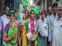 Local Body Election | தமிழக அரசின் பொங்கல் பரிசை காண்பித்து பரப்புரை செய்யும் அதிமுக வேட்பாளர்