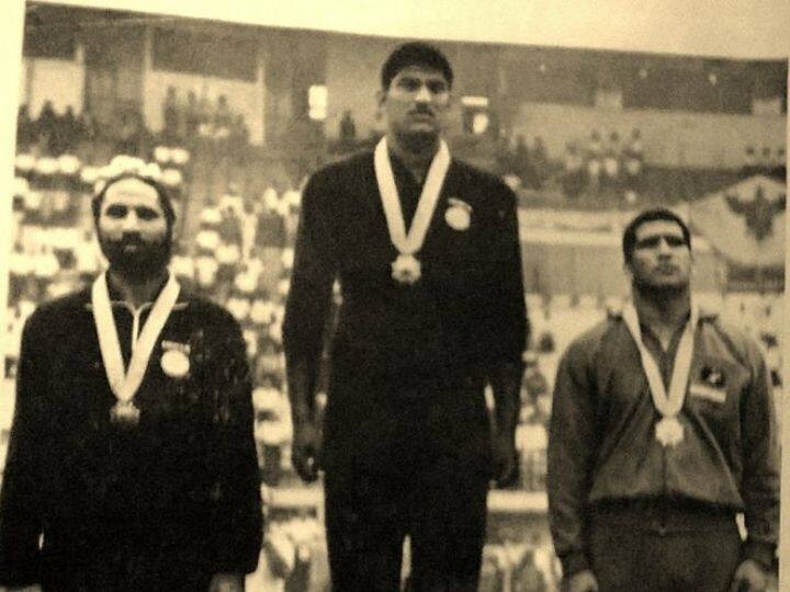 जानकारी के मुताबकि, प्रवीण लंबे समय से आर्थिक तंगी से जूझ रहे थे और उन्होंने सरकार से मदद की गुहार भी लगाई थी.