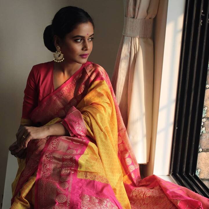 नुकत्याच प्रदर्शित झालेल्या पांडू चित्रपटात तिनं महत्वाची भूमिका बजावली आहे. (Photo:@hemangiikavi/IG)
