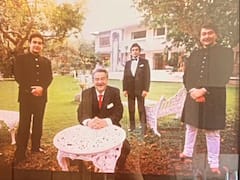 PIC| Kareena Kapoor And Karisma Kapoor Remember Uncle Rajiv Kapoor On His Death Anniversary