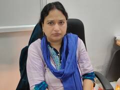 'मंदिर में कोई प्रसाद चढ़ाने आता है तो उसे मना नहीं कर सकते', रिश्वत लेते पकड़े जाने पर हंसते हुए बोली महिला अधिकारी