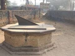 Bihar Crime: धरोहर पर चोरों की नजर, रोहतास में 150 साल पुरानी धूप घड़ी की प्लेट लेकर भागे, मचा हड़कंप 