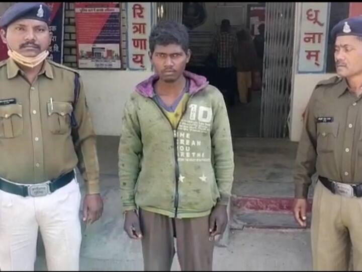 Jashpur Police caught son killing his father by strangulation with towel ANN Jashpur Murder Case: पिता की हत्या कर फरार चल रहा बेटा गिरफ्तार, गमछे से गला दबाकर ले ली थी जान