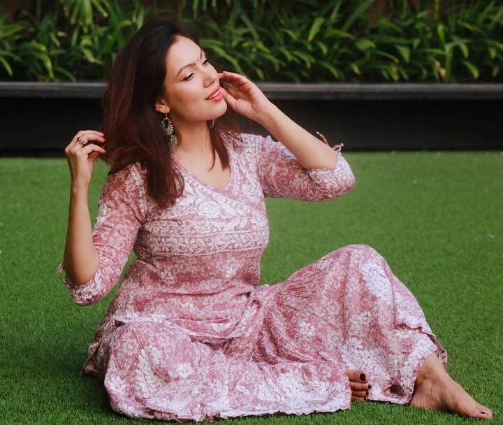 त्यावेळी तिच्यावर गुन्हा दाखल करण्यात आला, याआधी क्रिकेटर युवराज सिंह आणि अभिनेत्री युविका चौधरी यांच्यावर जातीवर केलेल्या टिप्पणीमुळे गुन्हा दाखल झाला होता.(photo: mmoonstar/ig)