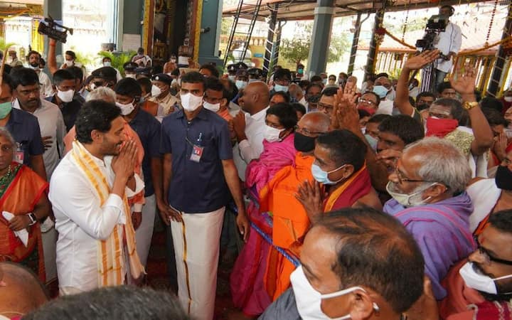 విశాఖలో పర్యటించిన ముఖ్యమంత్రి జగన్‌