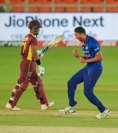 IND vs WI: गेंदबाजों ने दूसरे वनडे में दिलाई जीत, भारत ने वेस्टइंडीज के खिलाफ रिकॉर्ड 11वीं सीरीज अपने नाम की