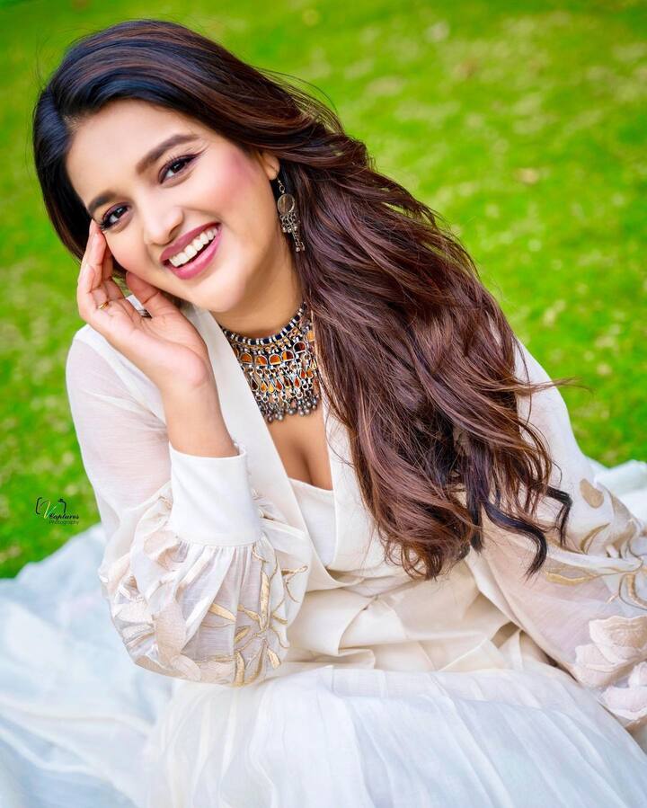 Nidhhi Agerwal: నిధి అగర్వాల్ పిక్స్.. బుట్ట బొమ్మలా ఎంత సక్కగున్నదో చూడండి