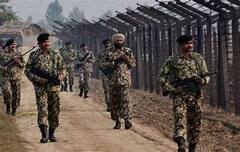 Punjab: মাদক পাচারের ছক বানচাল! গুরুদাস সেক্টরে পাক ড্রোনকে গুলি করে নামাল বিএসএফ |Bangla News