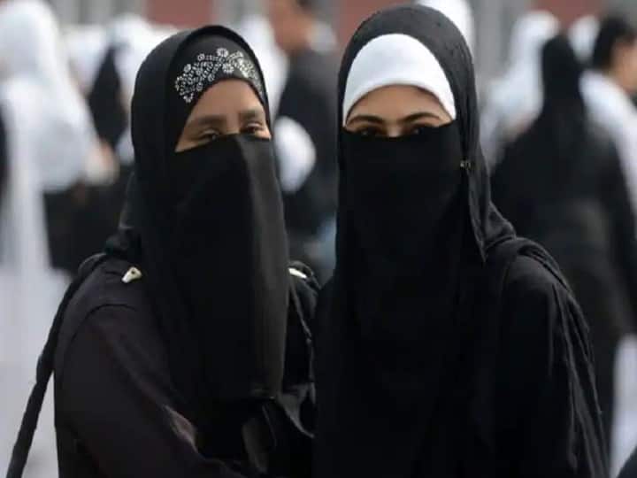 Explainer Hijab controversy started in Karnataka in January there was a ruckus even 3 years ago Explainer: कर्नाटक में जनवरी में ही शुरू हो गया था हिजाब विवाद? 3 साल पहले भी हुआ था बवाल, जानें क्या है इसका कारण?