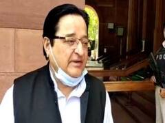 Hijab Controversy: हिजाब विवाद पर बोले सपा सांसद- 'बच्चों के दिलों में बोए जा रहे नफरत के बीज, देश को बर्बाद करने साजिश'