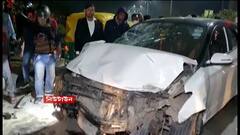 Road Accident: নিউটাউনে ডাউনটাউন মলের সামনে দুর্ঘটনা, আহত ৪ । Bangla News