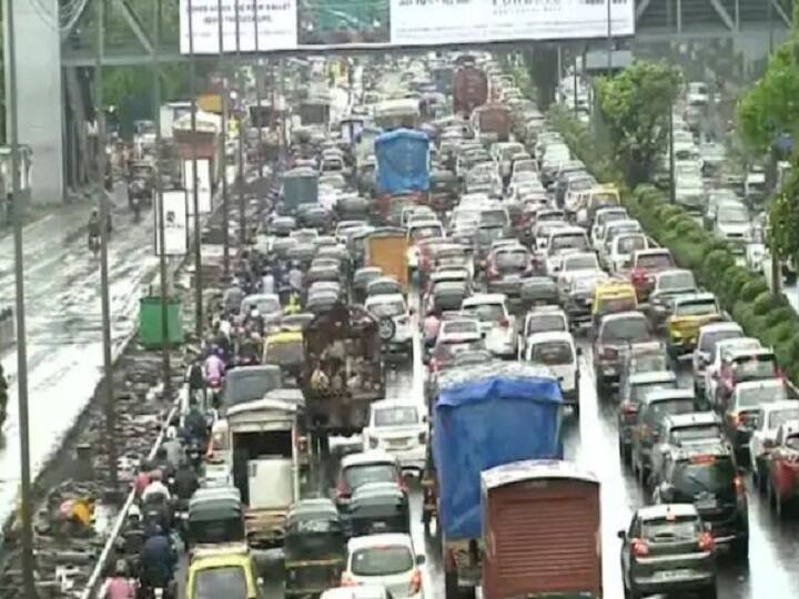 Mumbai on fifth number in Most traffic cities in world Mumbai Traffic : जगातील सर्वाधिक वाहतूक कोंडी असलेल्या शहरांमध्ये मुंबईचा समावेश, मुंबई पाचव्या तर नवी दिल्ली दहाव्या स्थानावर